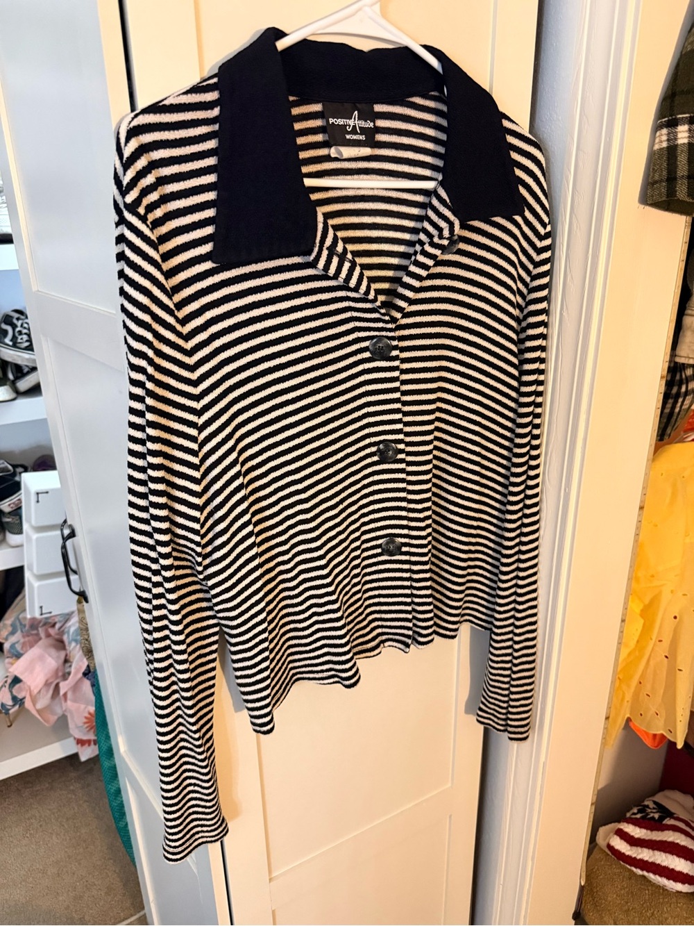 VTG Women Black and White Stripe Button-Front Top